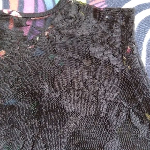 Shiela Rose - Lacey Flower Print Tank - NWT - Picture 9 of 10